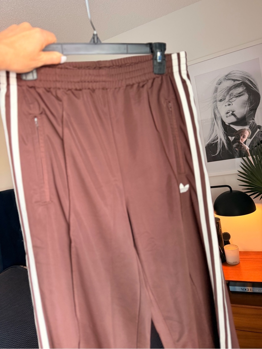 NWOT ADIDAS Women’s Originals Firebird Loose track pants in brown/white - Picture 7 of 10